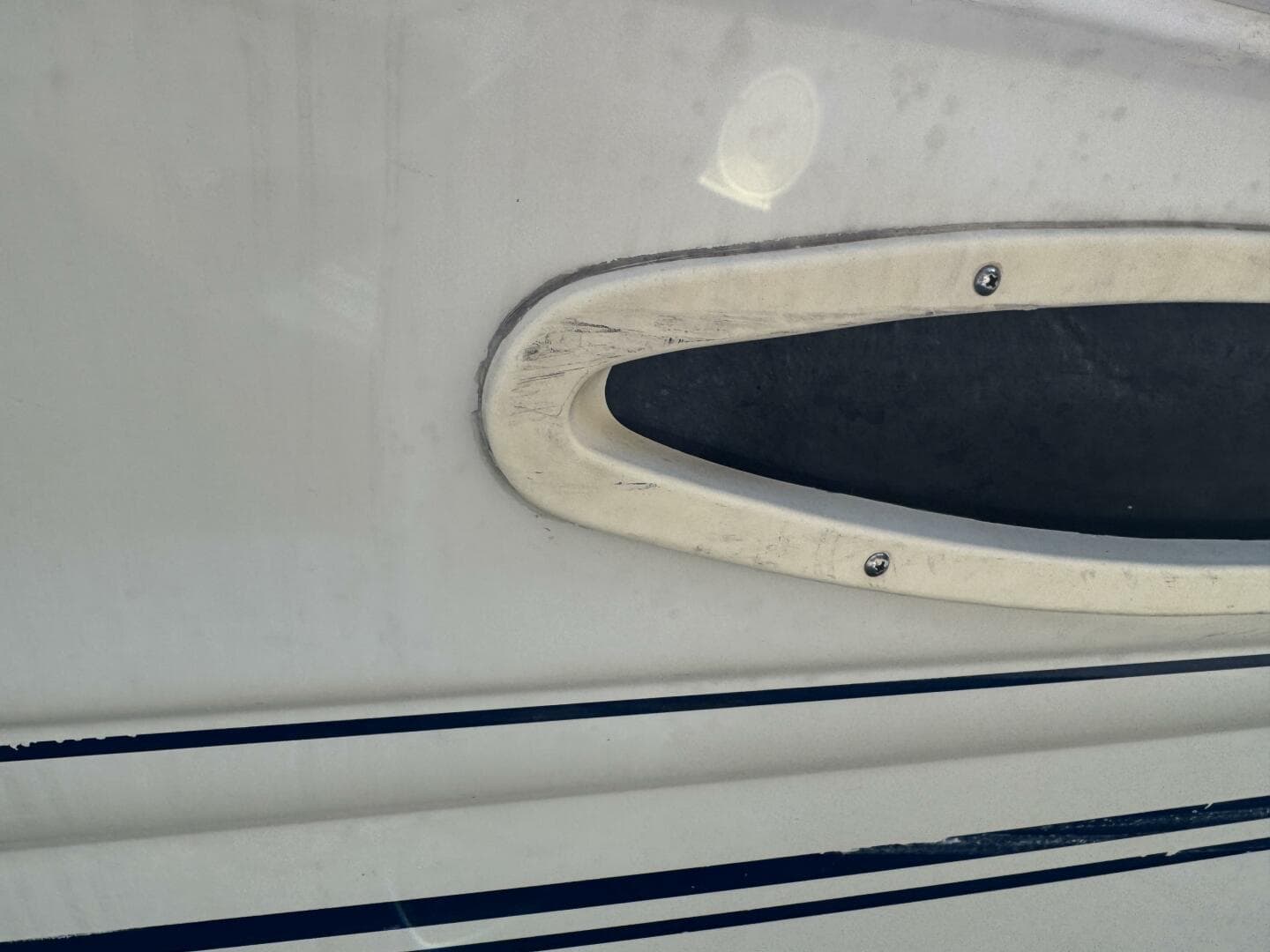 1999 Sea Ray 215 Express Cruiser