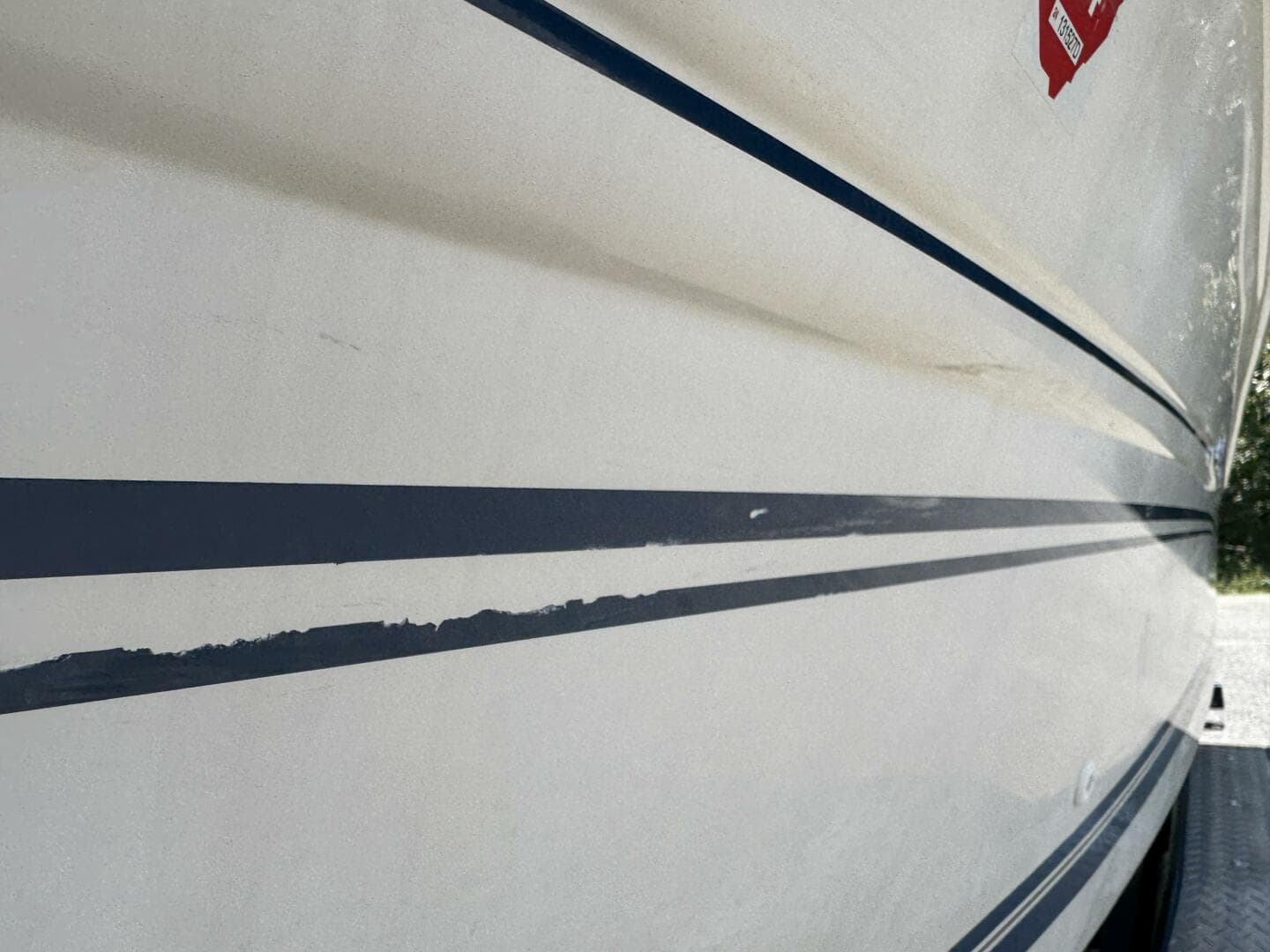 1999 Sea Ray 215 Express Cruiser