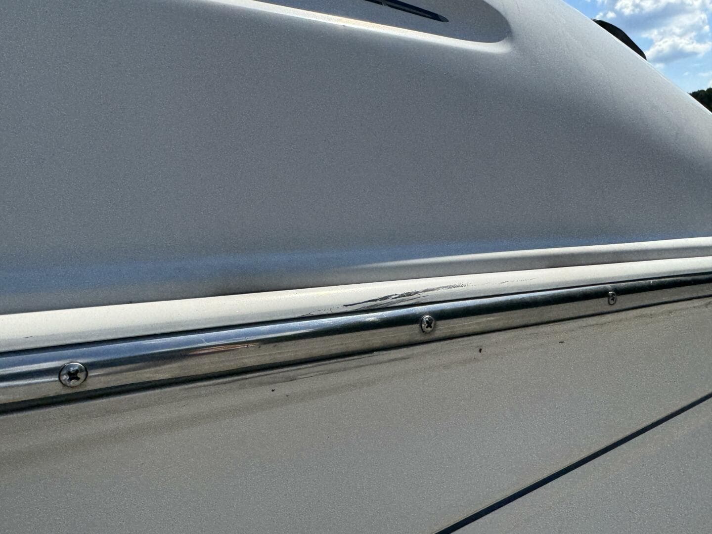 1999 Sea Ray 215 Express Cruiser