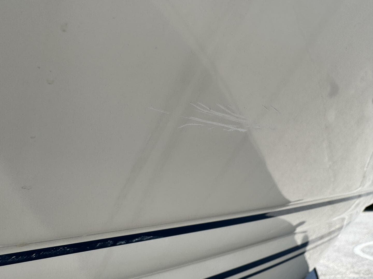 1999 Sea Ray 215 Express Cruiser