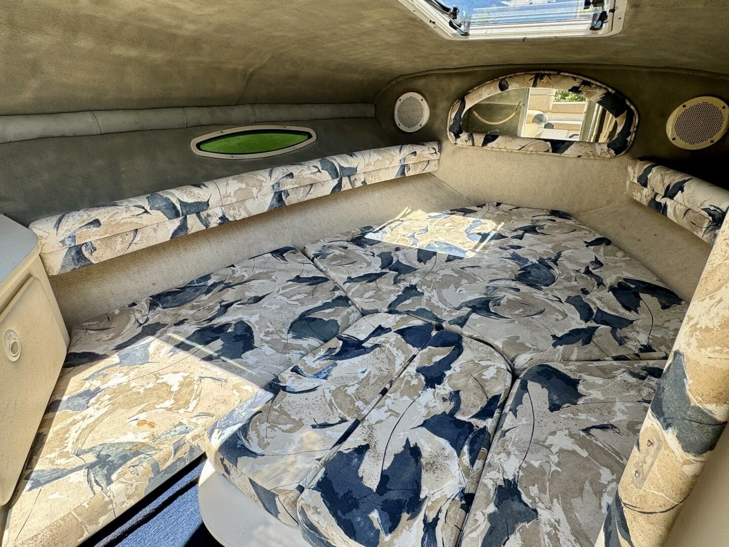 1999 Sea Ray 215 Express Cruiser