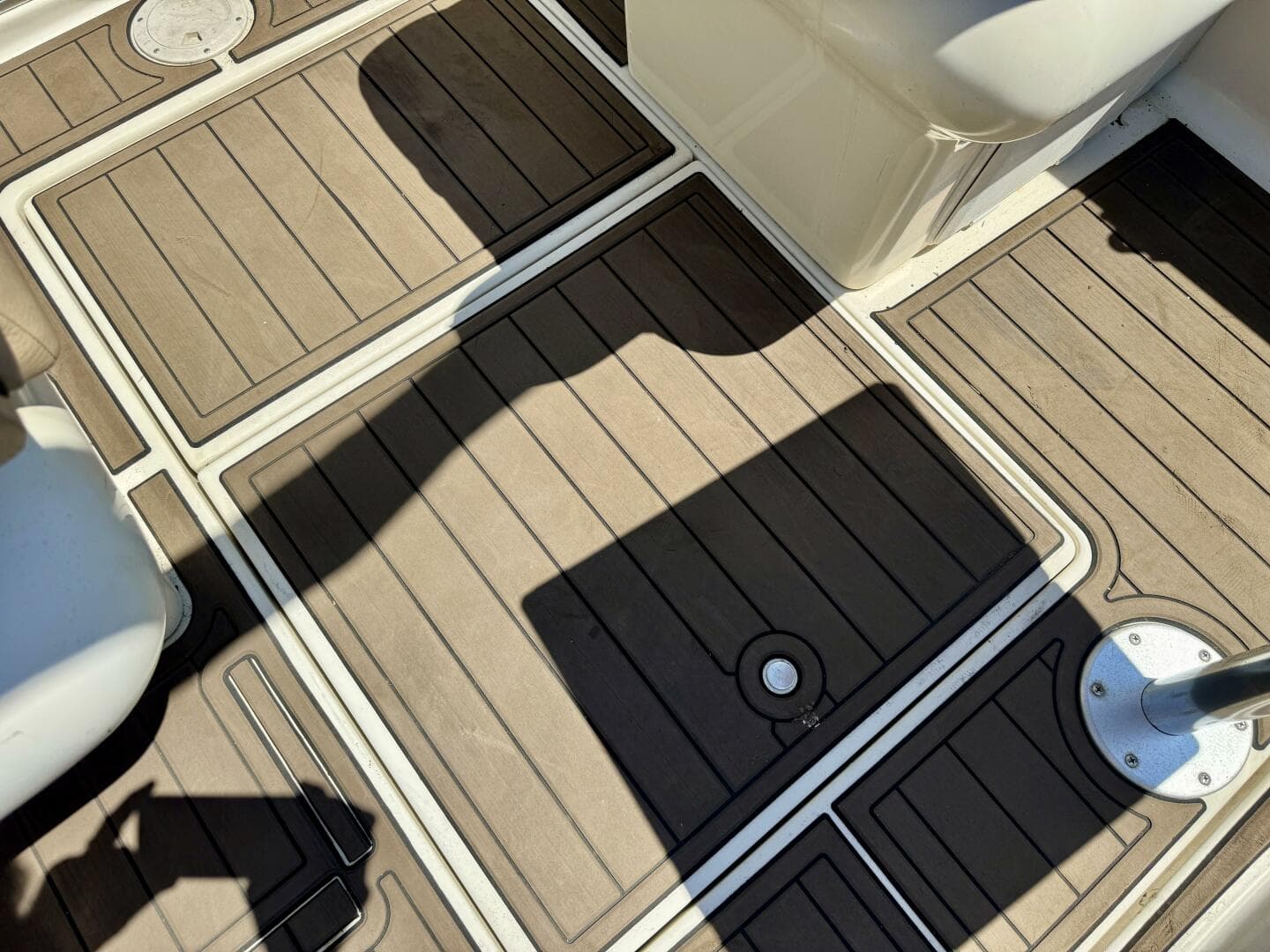 1999 Sea Ray 215 Express Cruiser