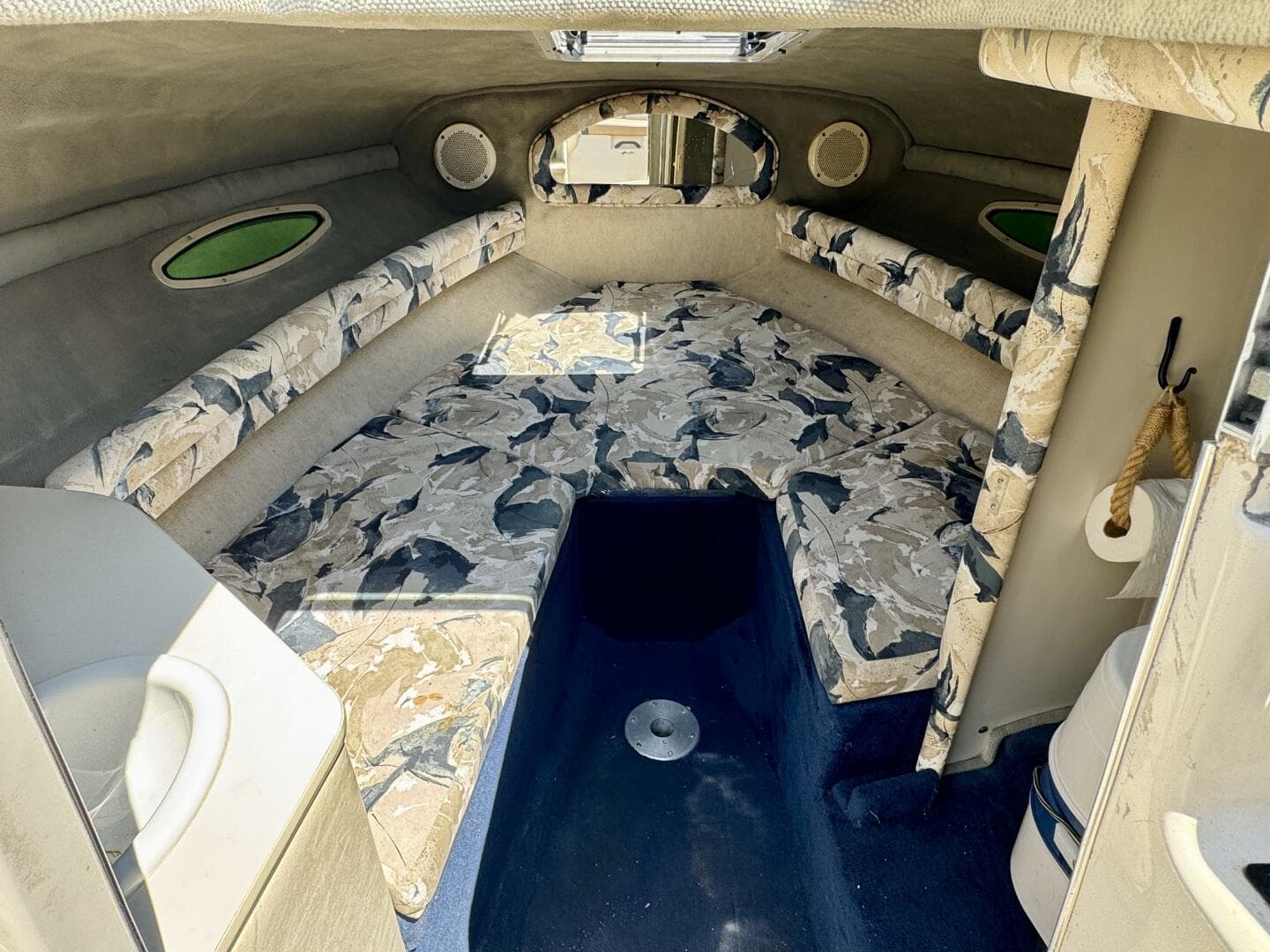 1999 Sea Ray 215 Express Cruiser