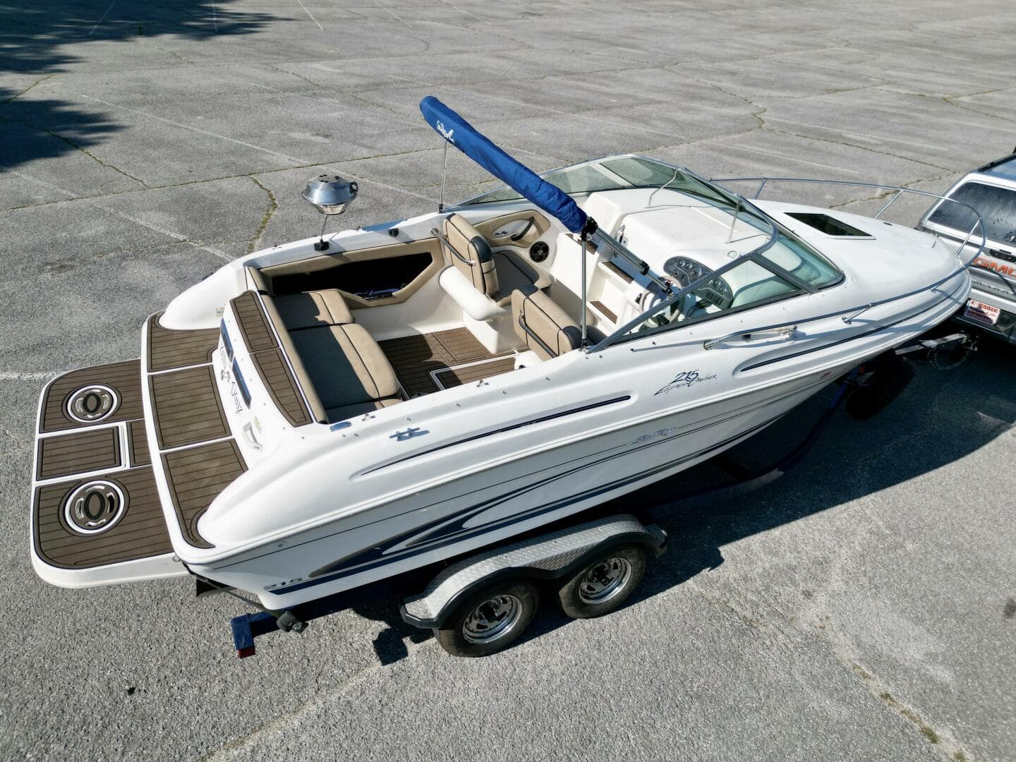 1999 Sea Ray 215 Express Cruiser