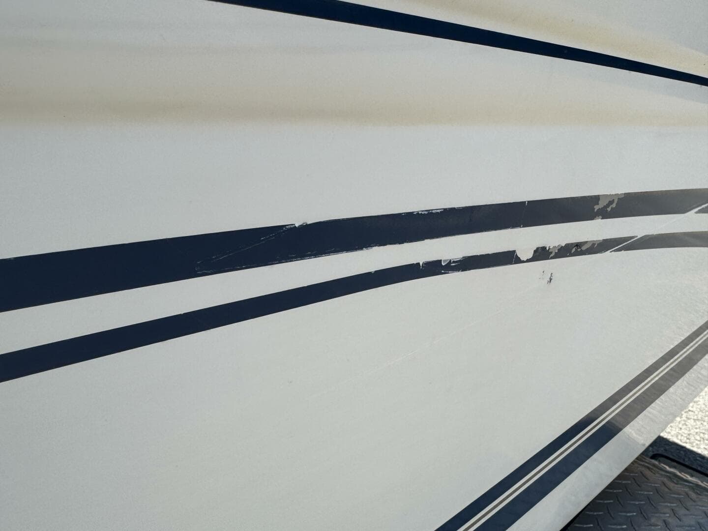 1999 Sea Ray 215 Express Cruiser