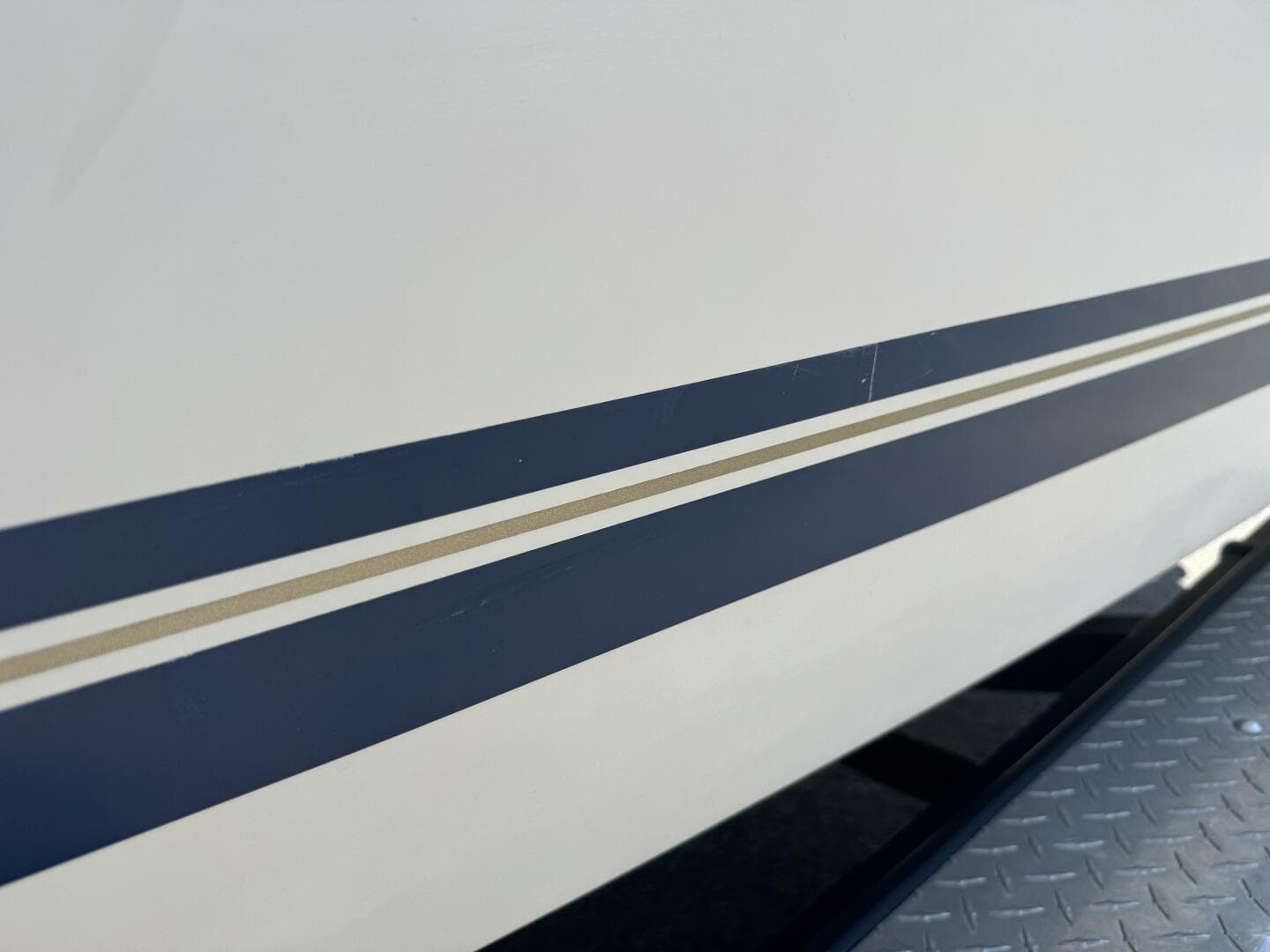 1999 Sea Ray 215 Express Cruiser