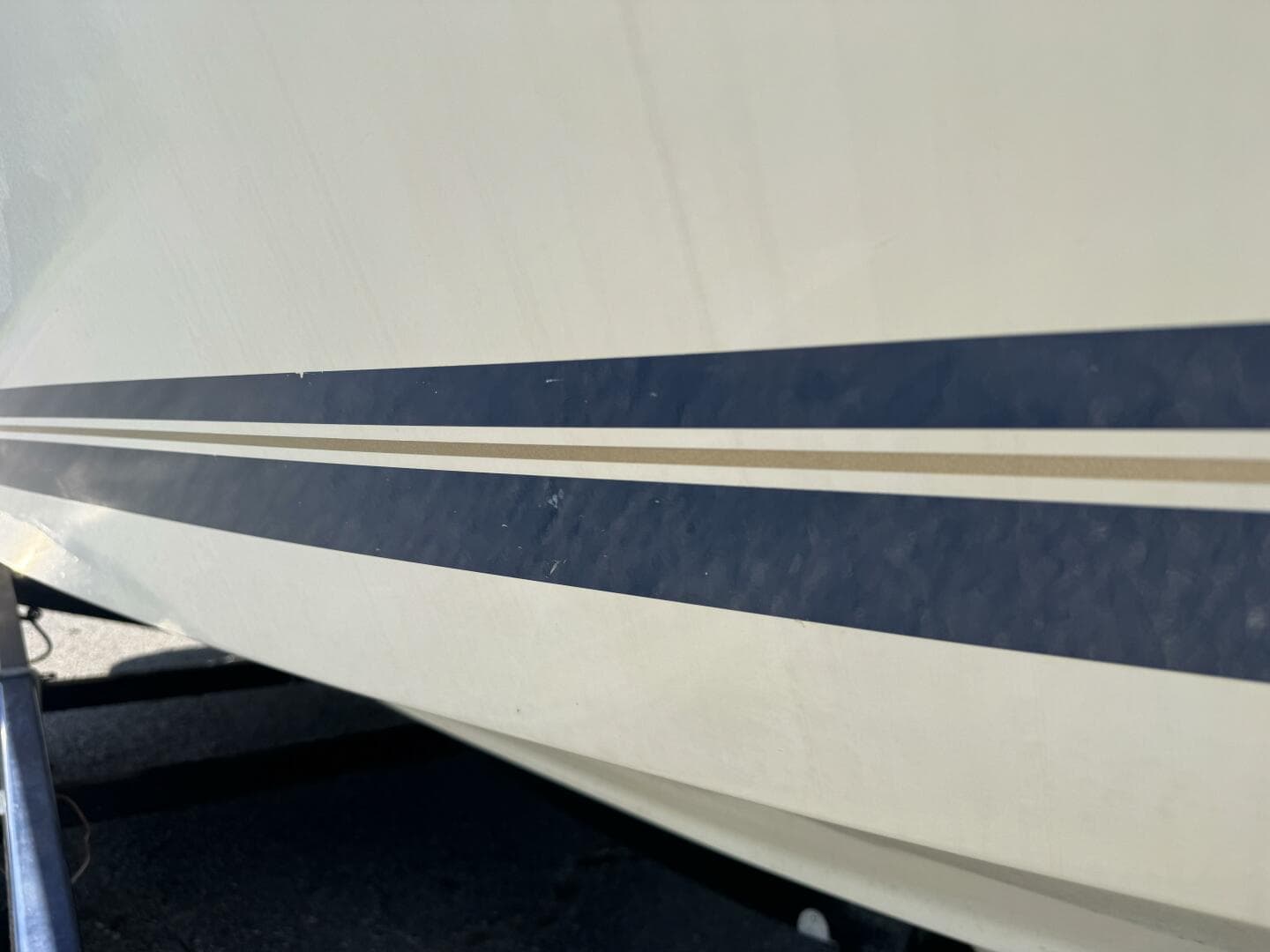 1999 Sea Ray 215 Express Cruiser