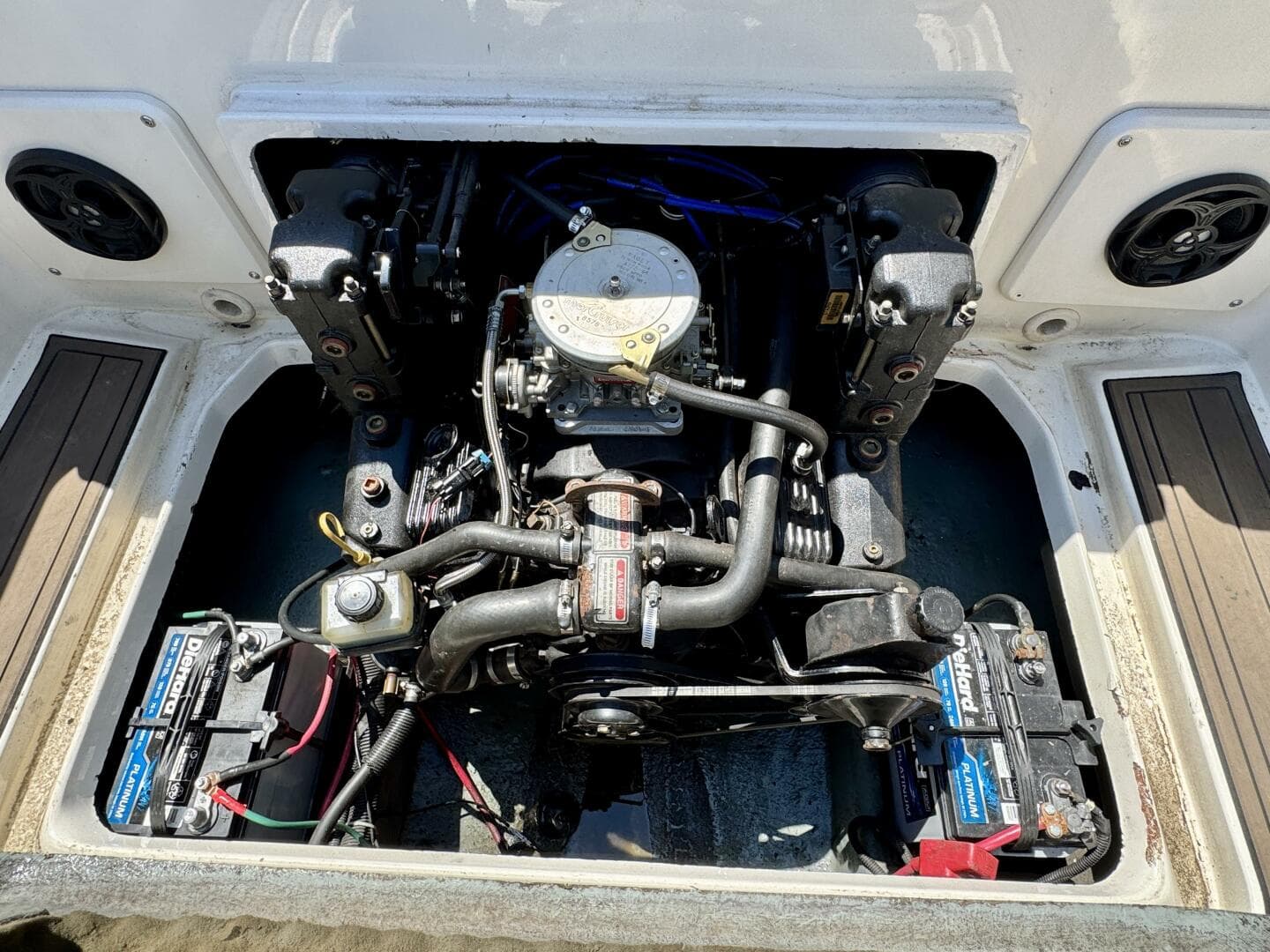 1999 Sea Ray 215 Express Cruiser