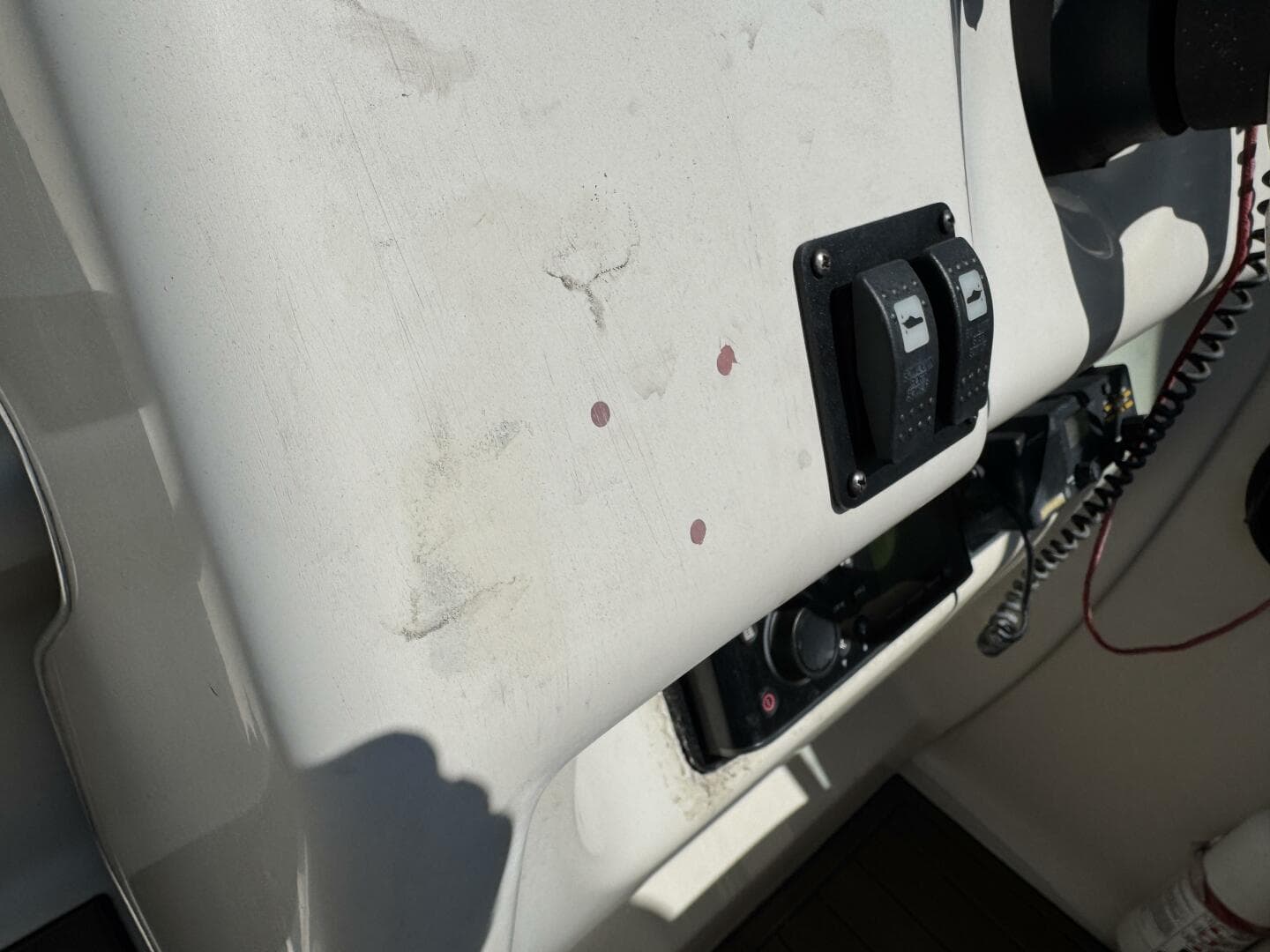 1999 Sea Ray 215 Express Cruiser