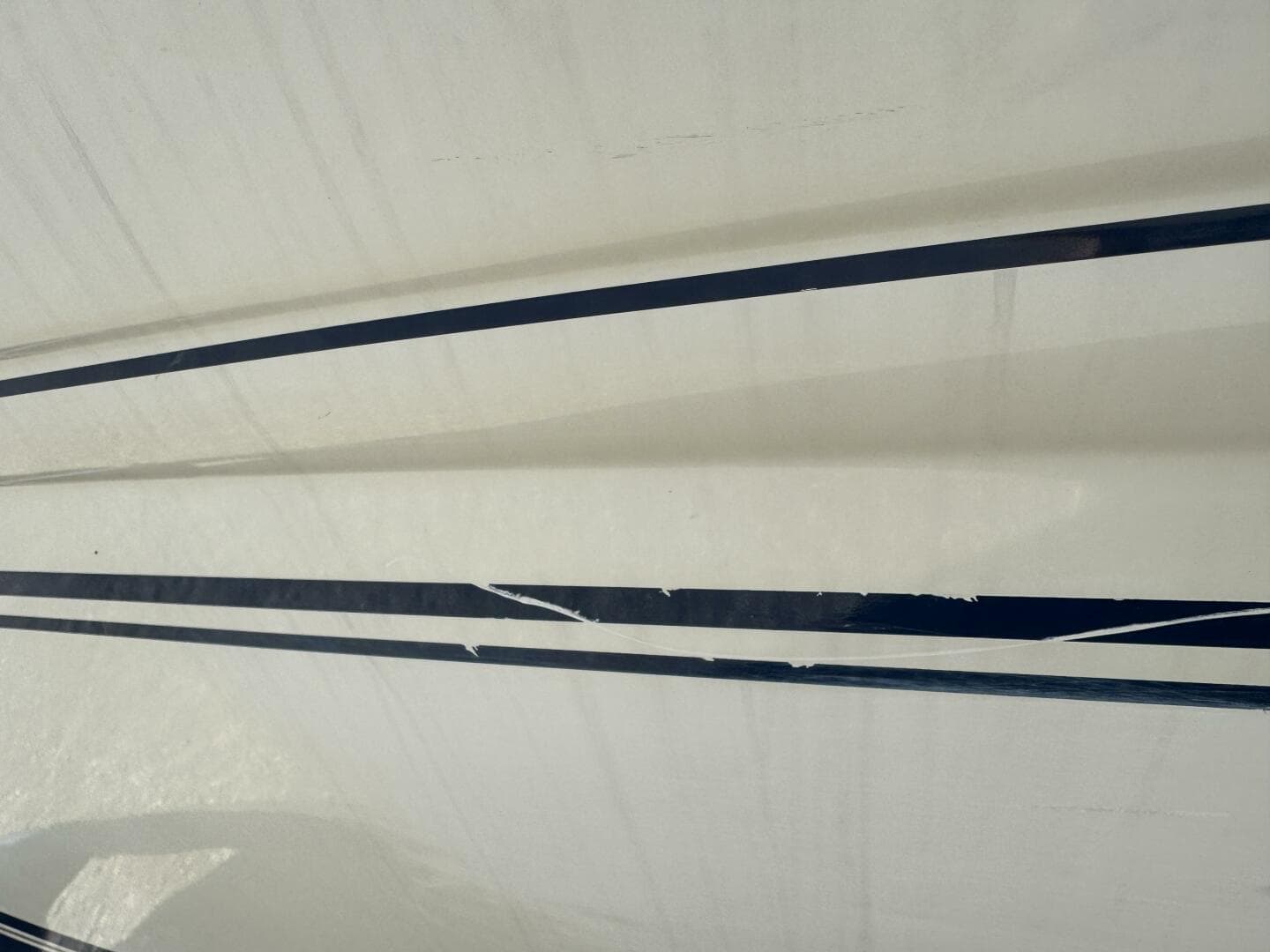 1999 Sea Ray 215 Express Cruiser