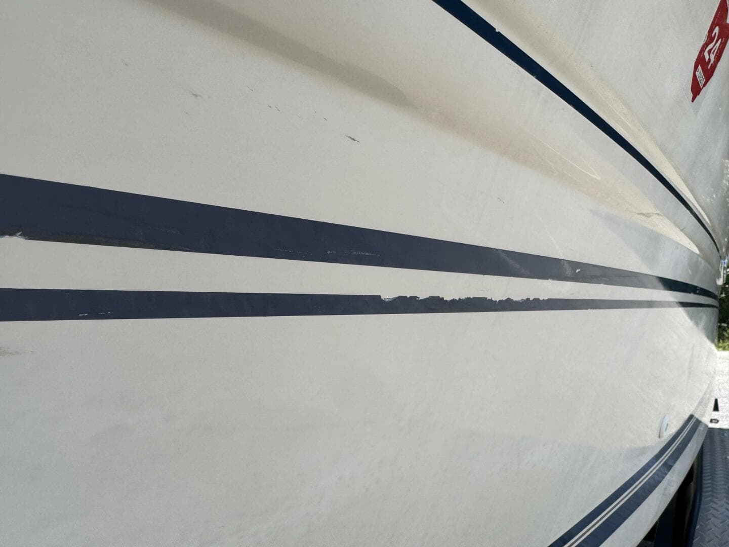 1999 Sea Ray 215 Express Cruiser