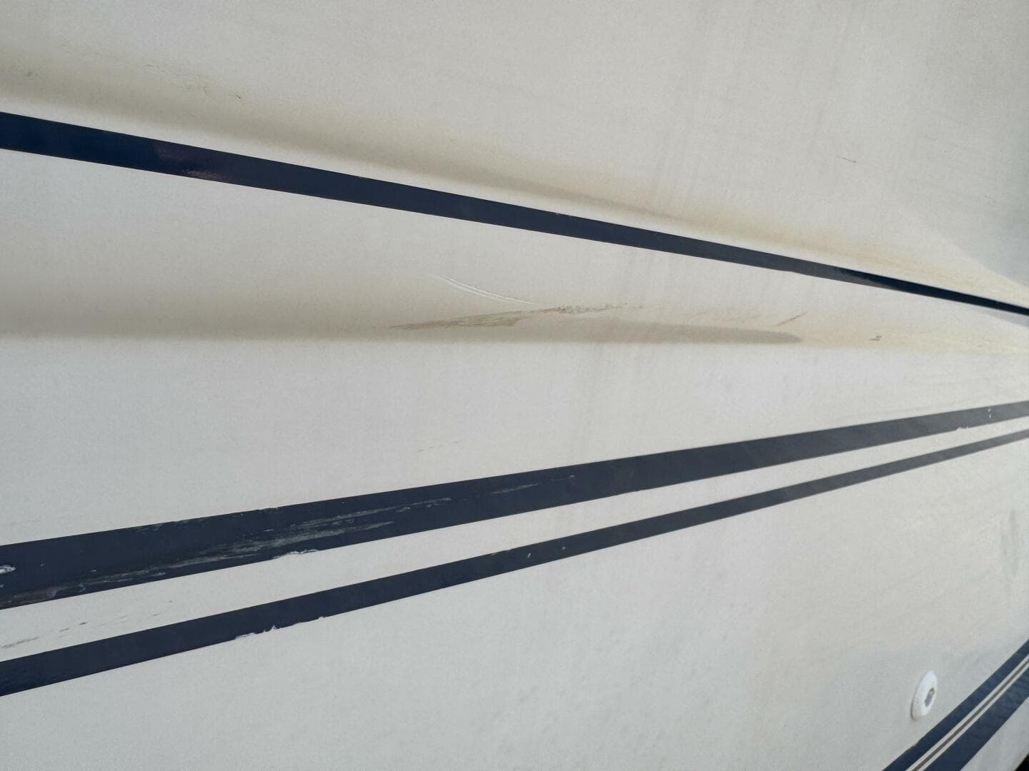 1999 Sea Ray 215 Express Cruiser