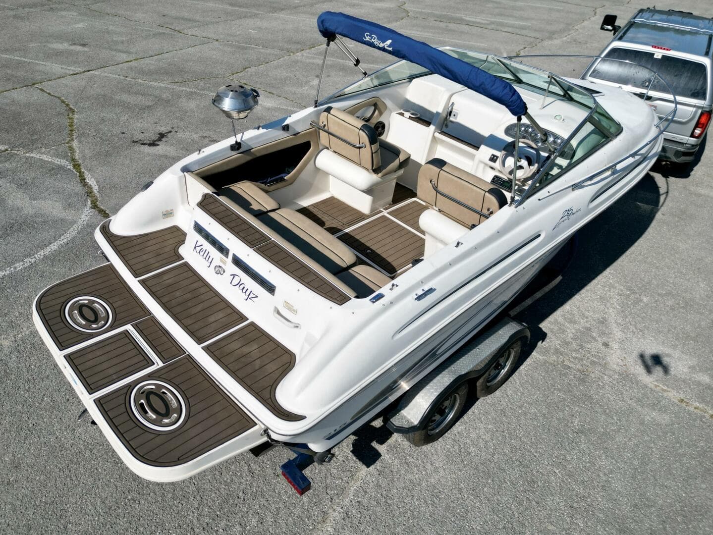 1999 Sea Ray 215 Express Cruiser