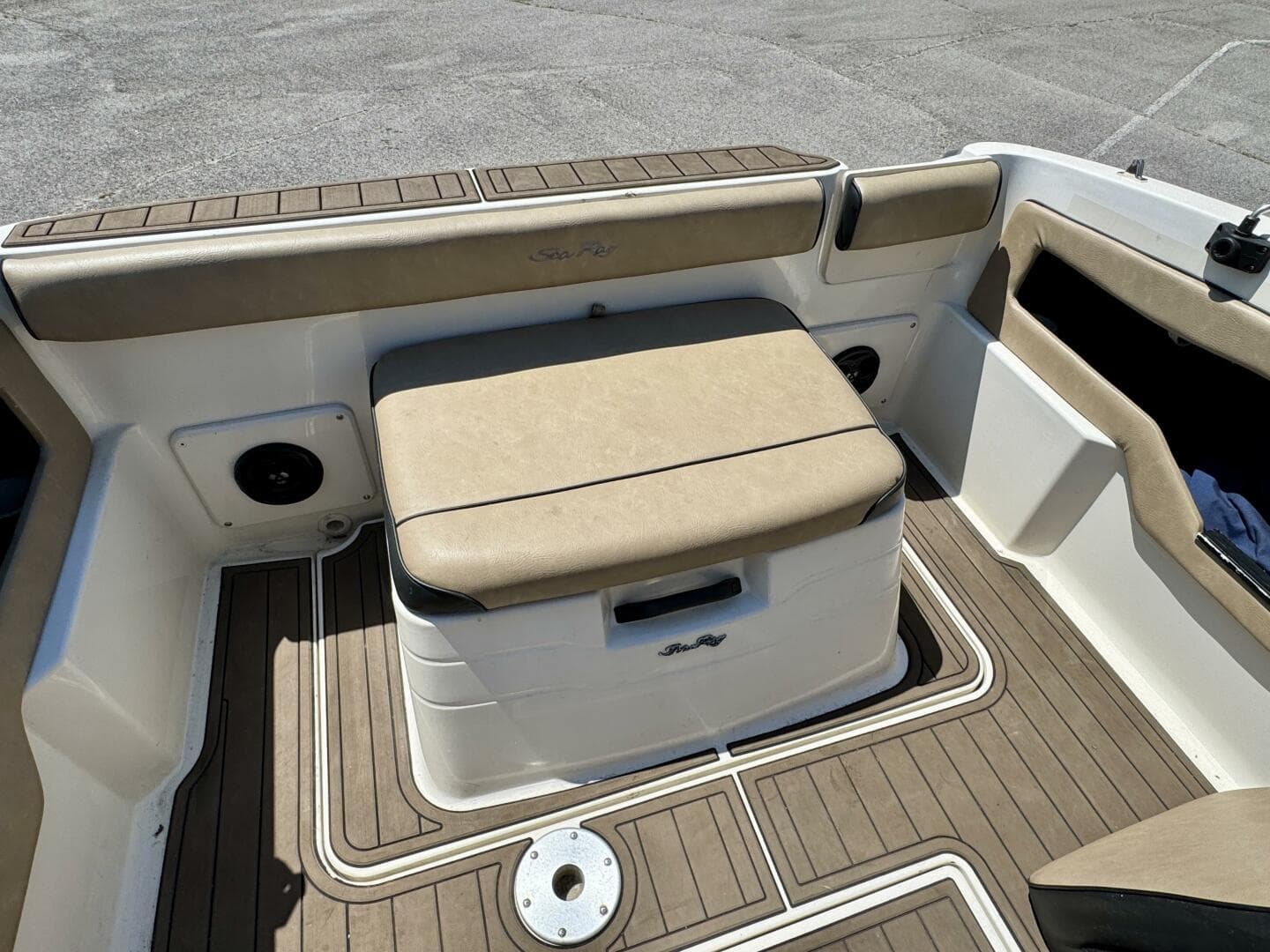 1999 Sea Ray 215 Express Cruiser