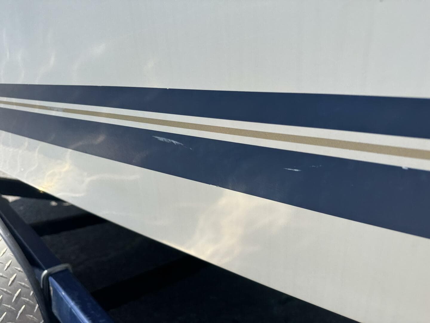 1999 Sea Ray 215 Express Cruiser