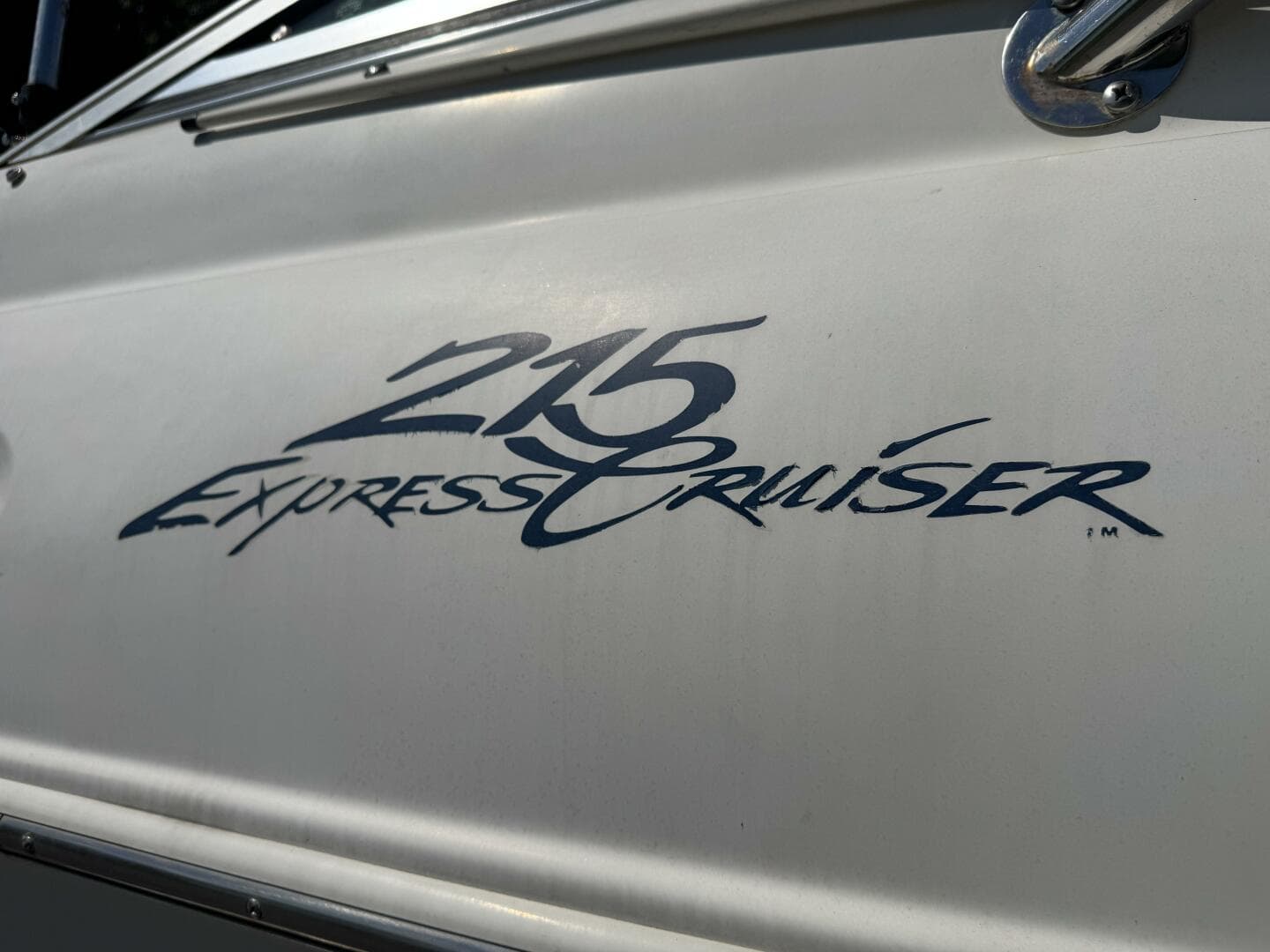 1999 Sea Ray 215 Express Cruiser