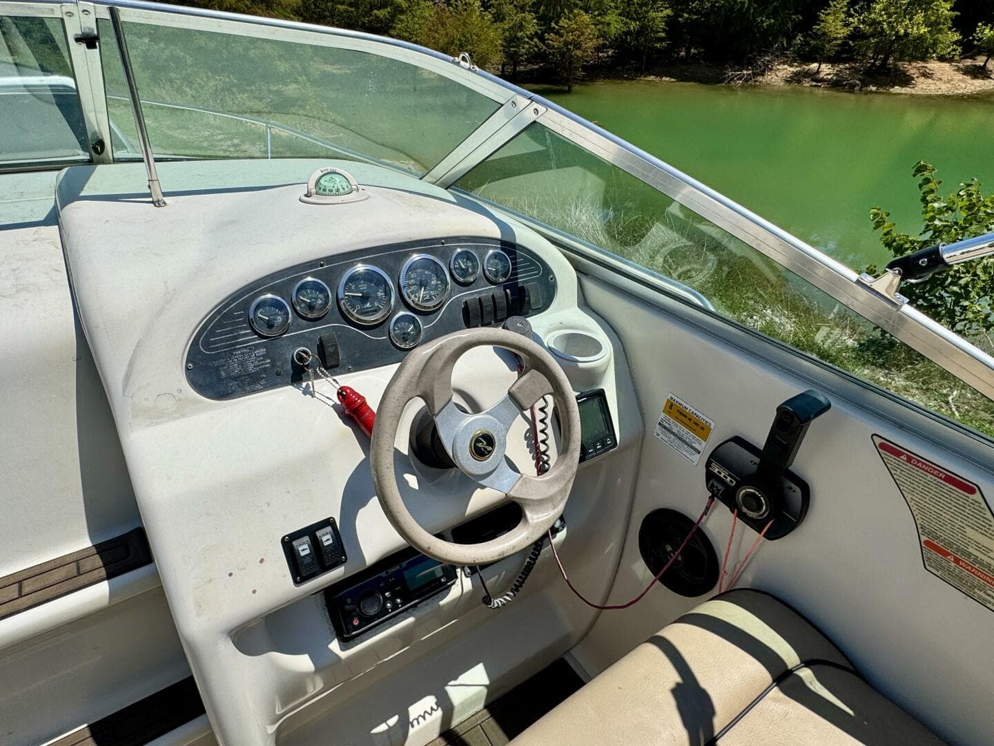 1999 Sea Ray 215 Express Cruiser
