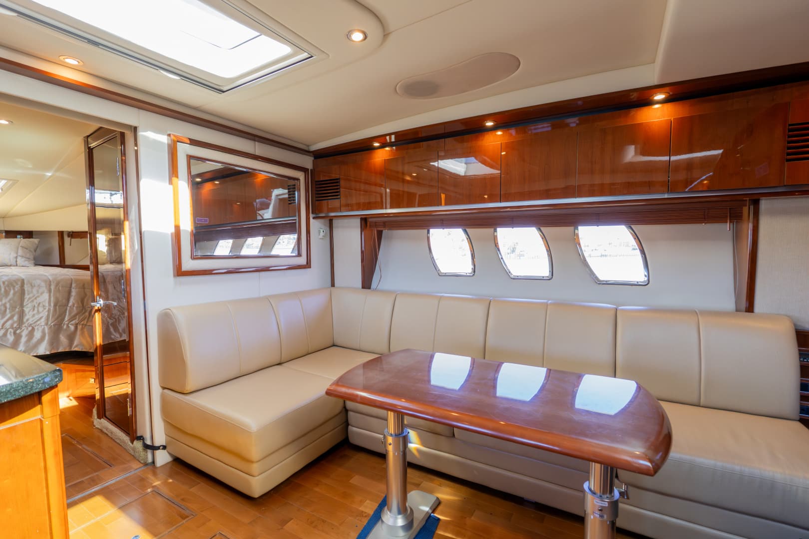 2010 Sea Ray 50 SUNDANCER