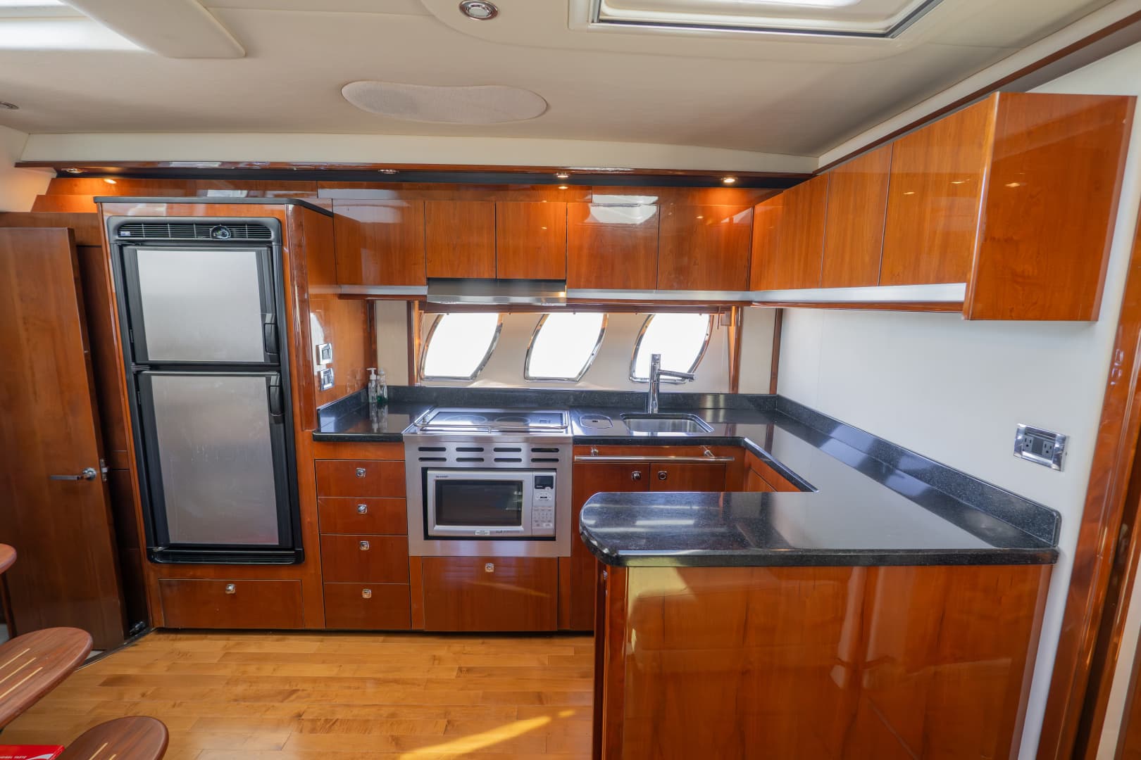 2010 Sea Ray 50 SUNDANCER