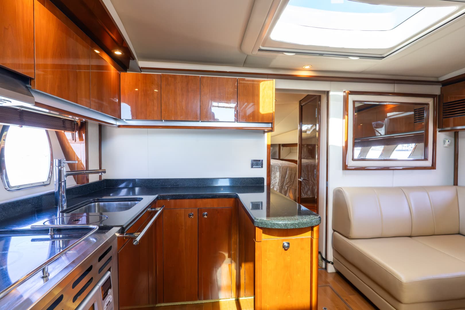 2010 Sea Ray 50 SUNDANCER