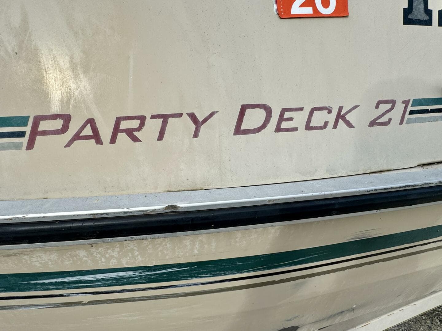2002 Sun Tracker Party Deck 21