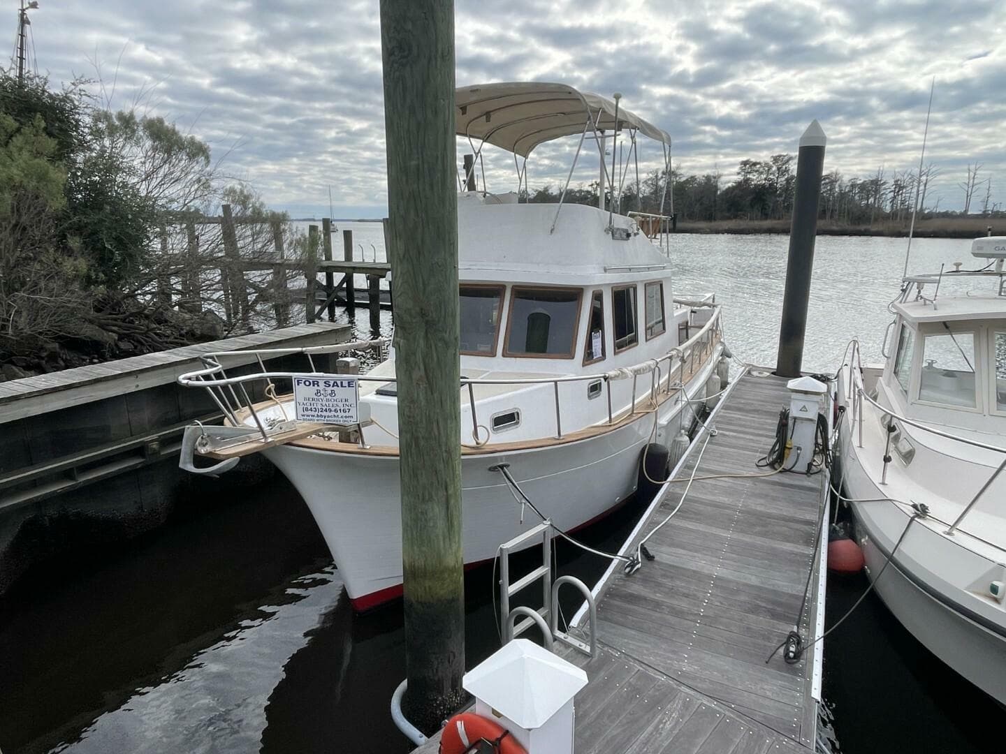 1991 Marine Trader 34 Double Cabin