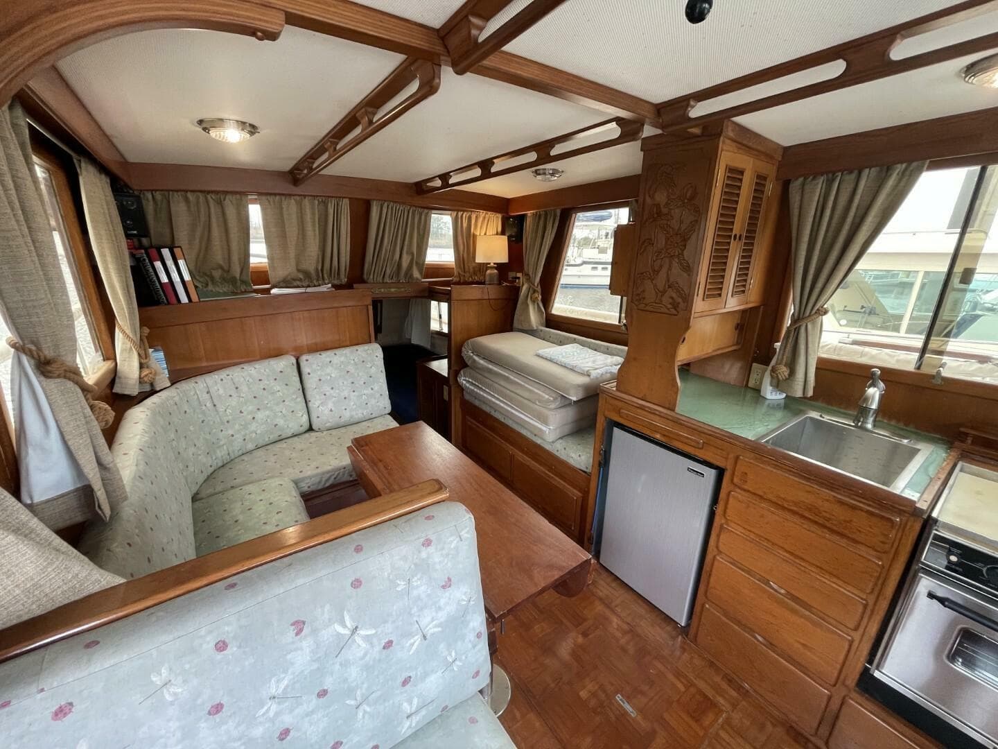 1991 Marine Trader 34 Double Cabin