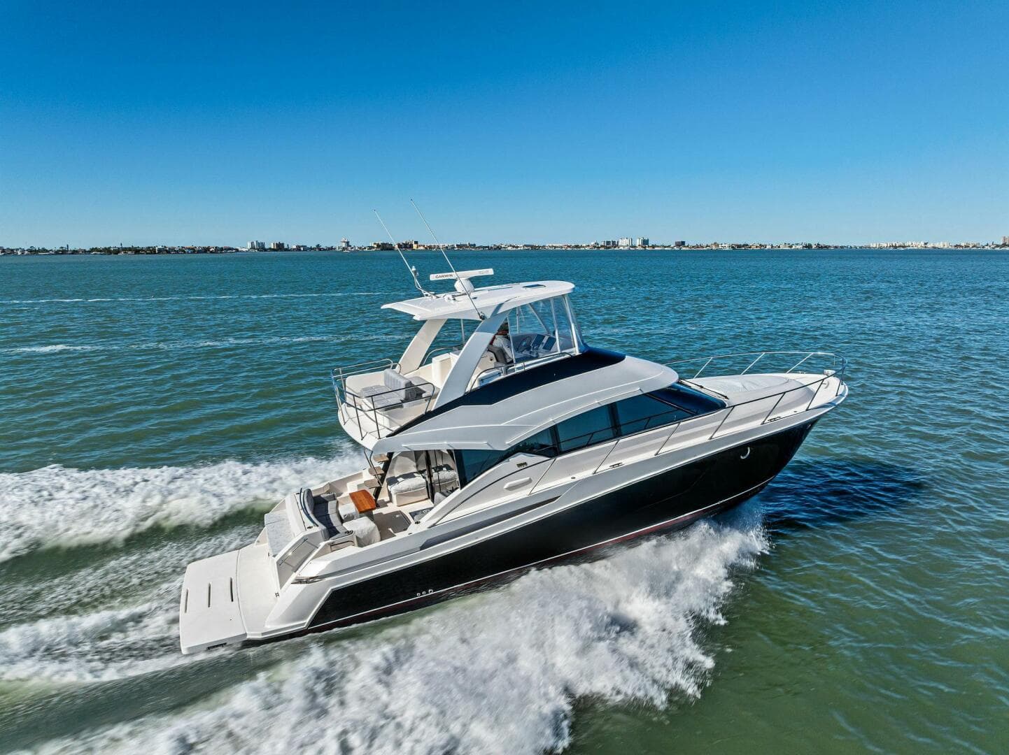 2016 Tiara Yachts 50 Flybridge - Profile 