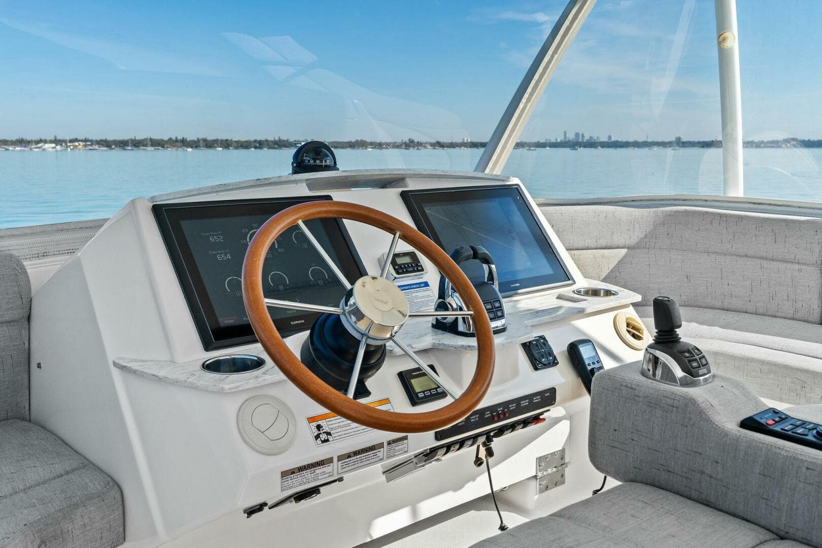 2016 Tiara Yachts 50 Flybridge