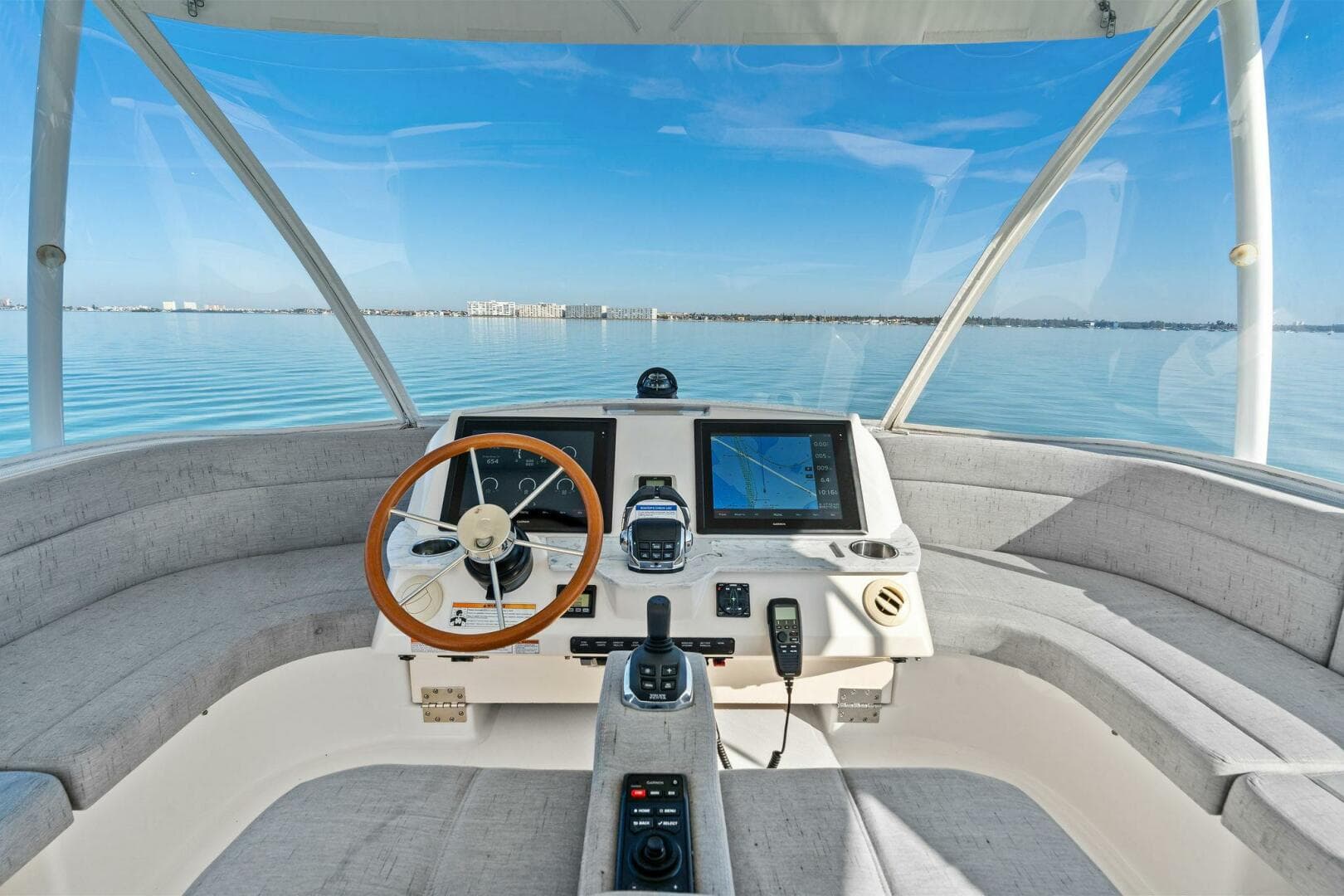 2016 Tiara Yachts 50 Flybridge