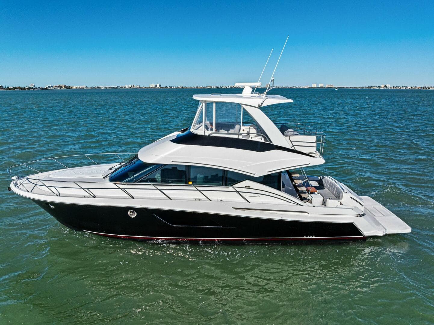 2016 Tiara Yachts 50 Flybridge - Profile