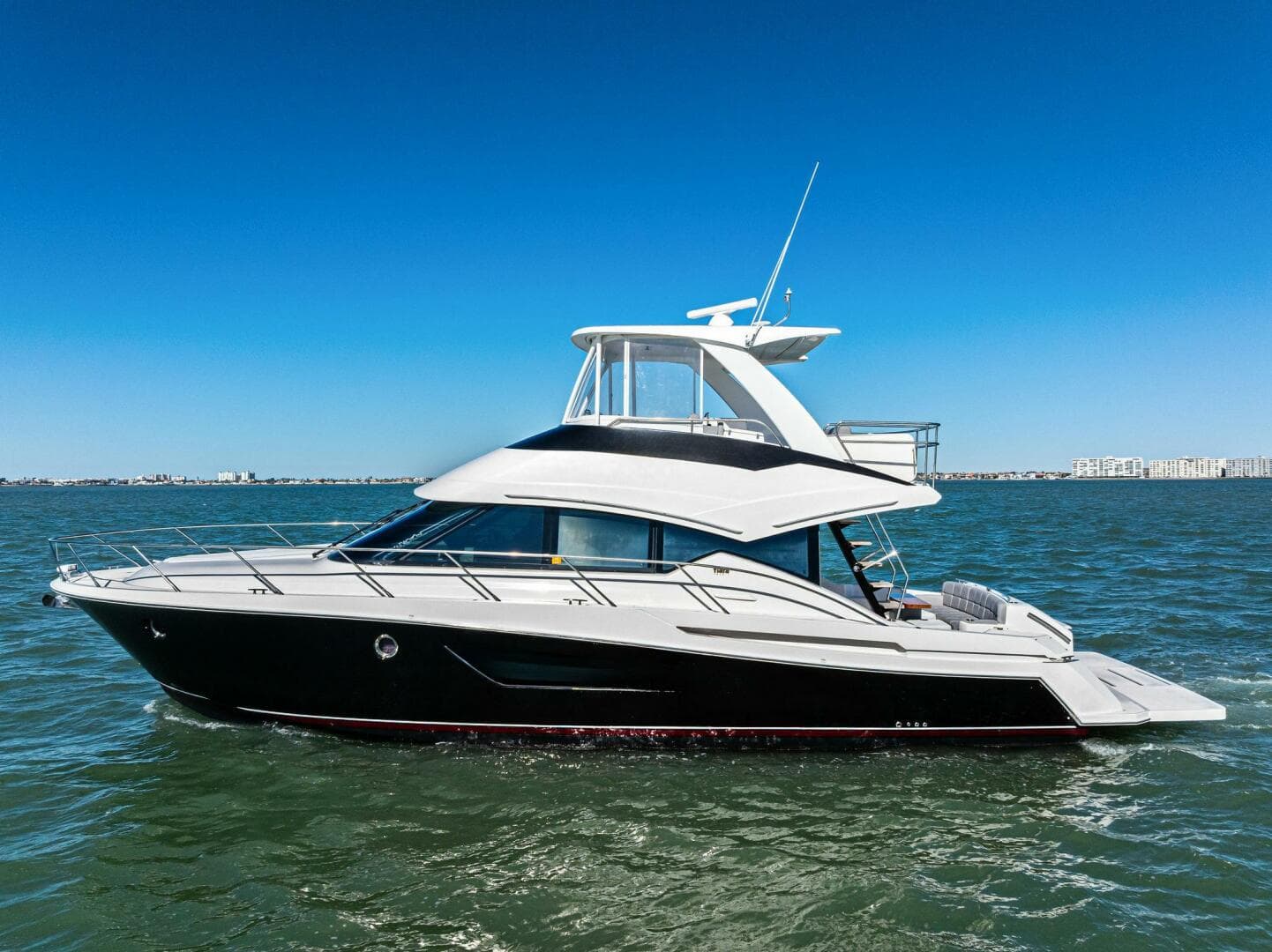 2016 Tiara Yachts 50 Flybridge - Profile