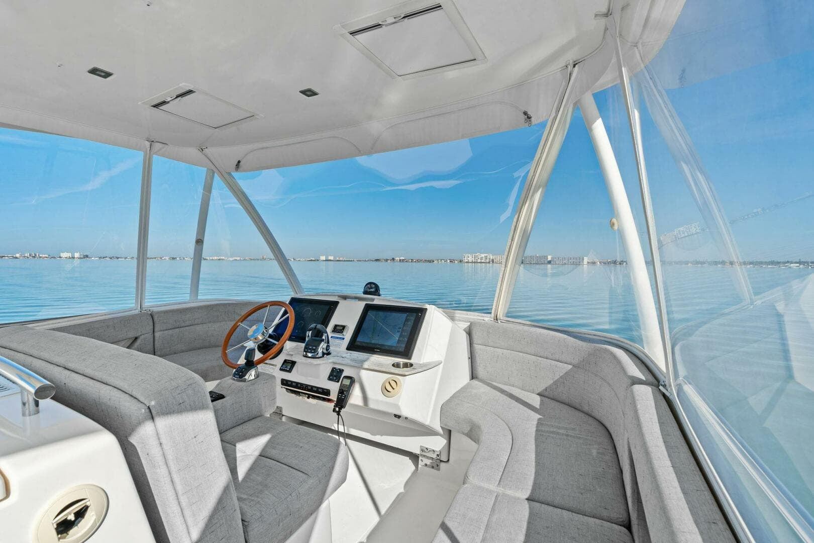 2016 Tiara Yachts 50 Flybridge