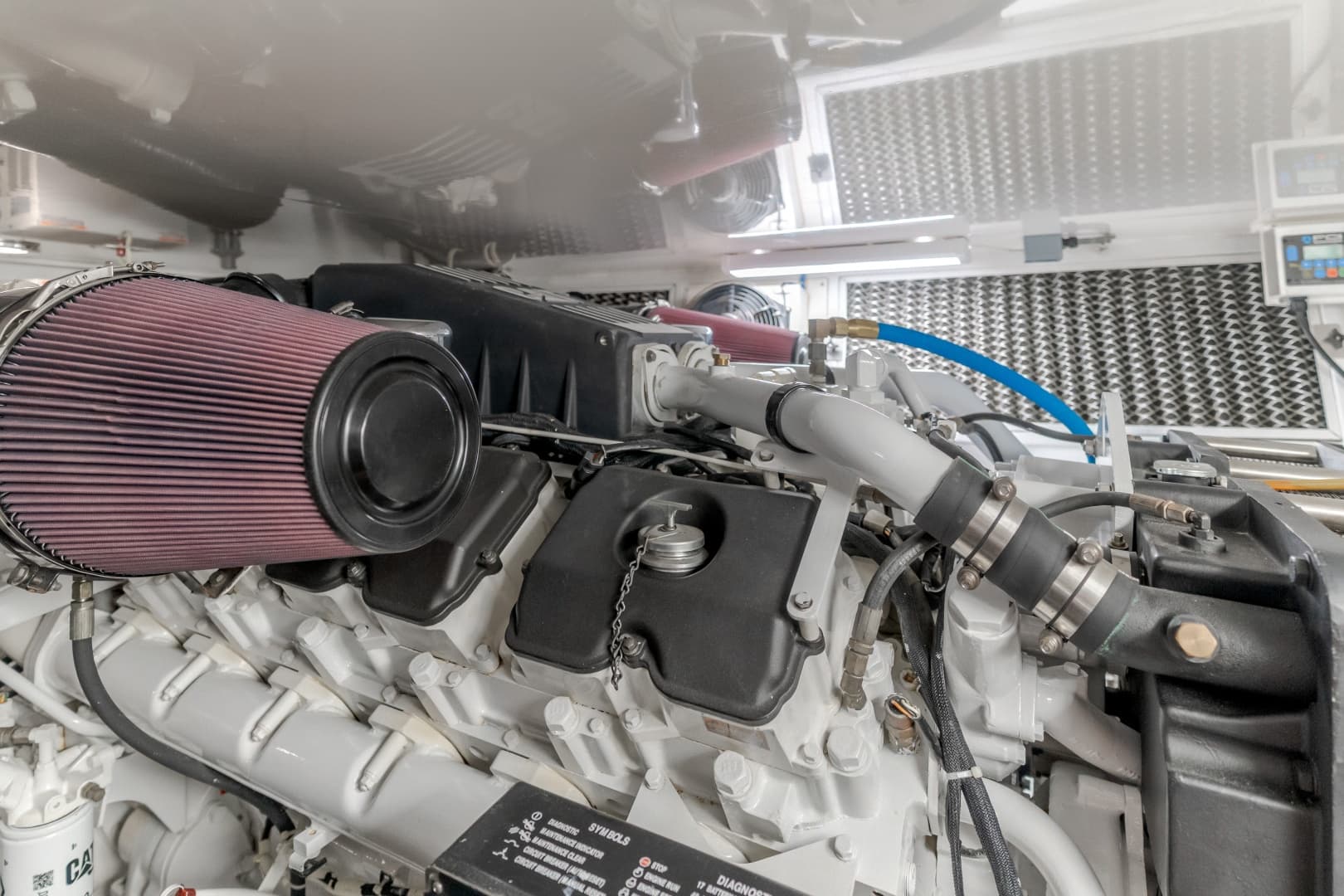 2003 Hatteras 54 Convertible - BRAINWAVE