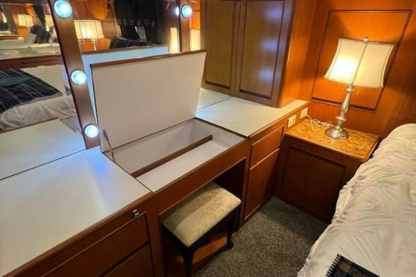 1998 Hyatt 51 Aft Cabin MY