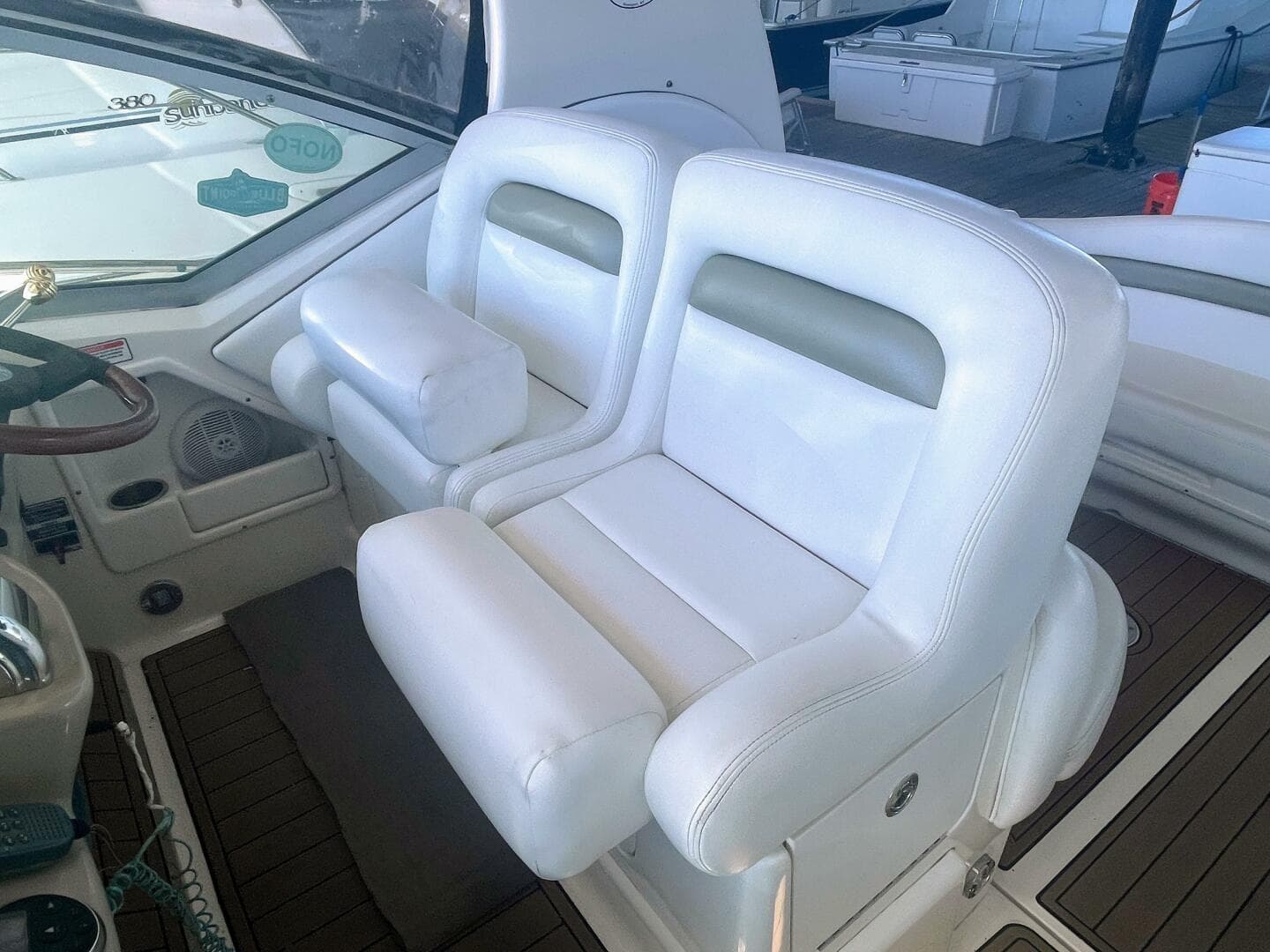 2006 Sea Ray 320 Sundancer