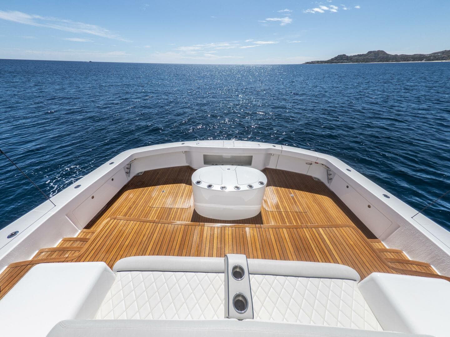 2021 Viking 92 Skybridge