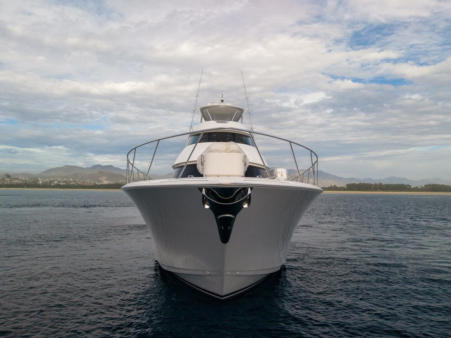 2021 Viking 92 Skybridge