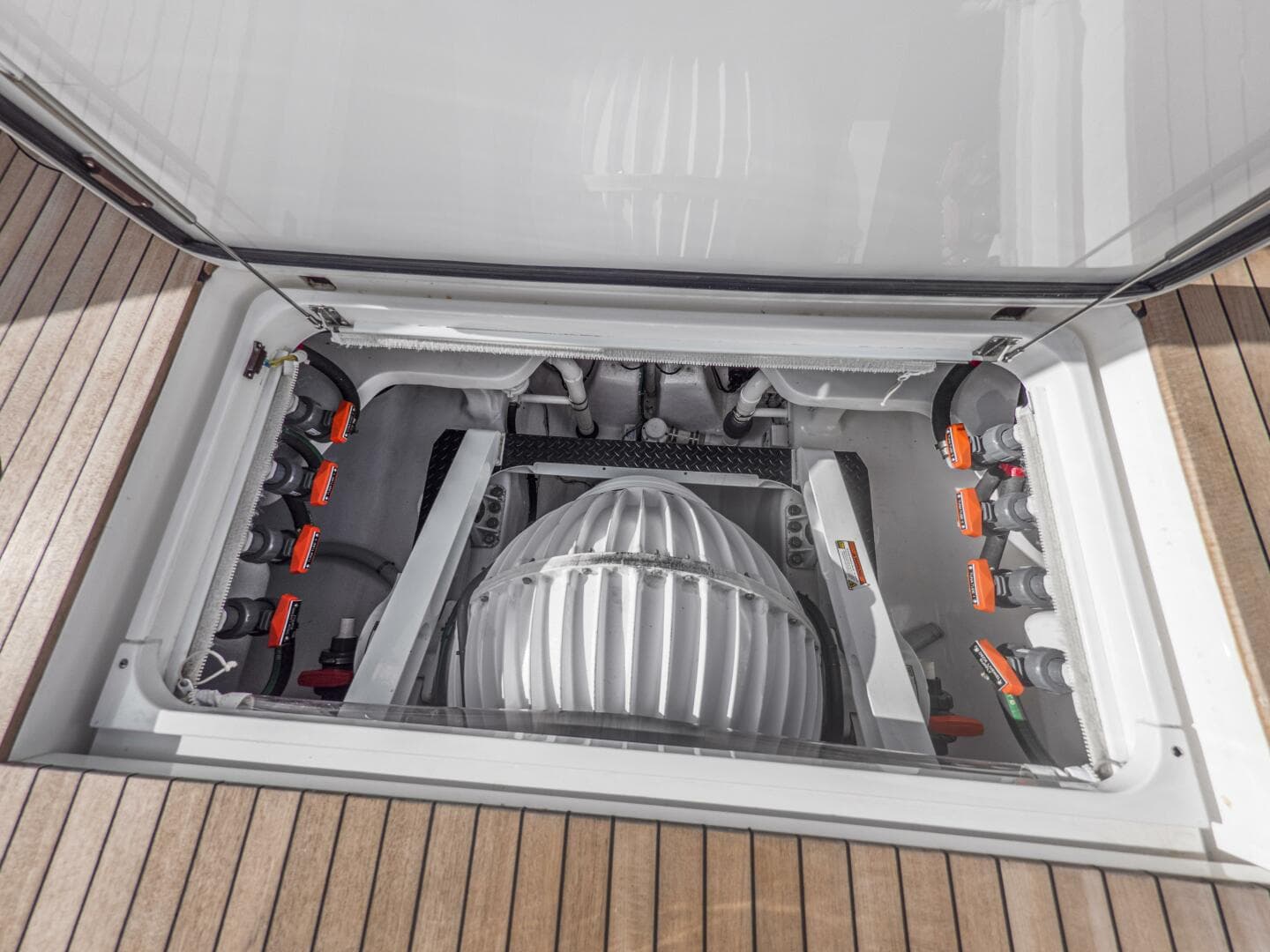 2021 Viking 92 Skybridge