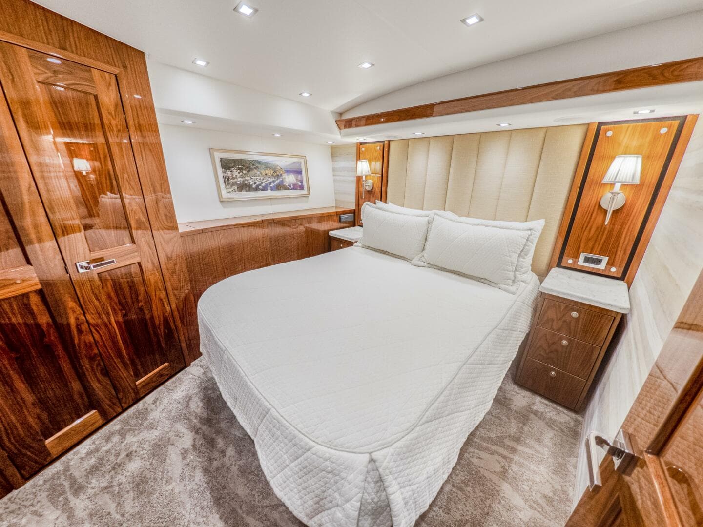 2021 Viking 92 Skybridge