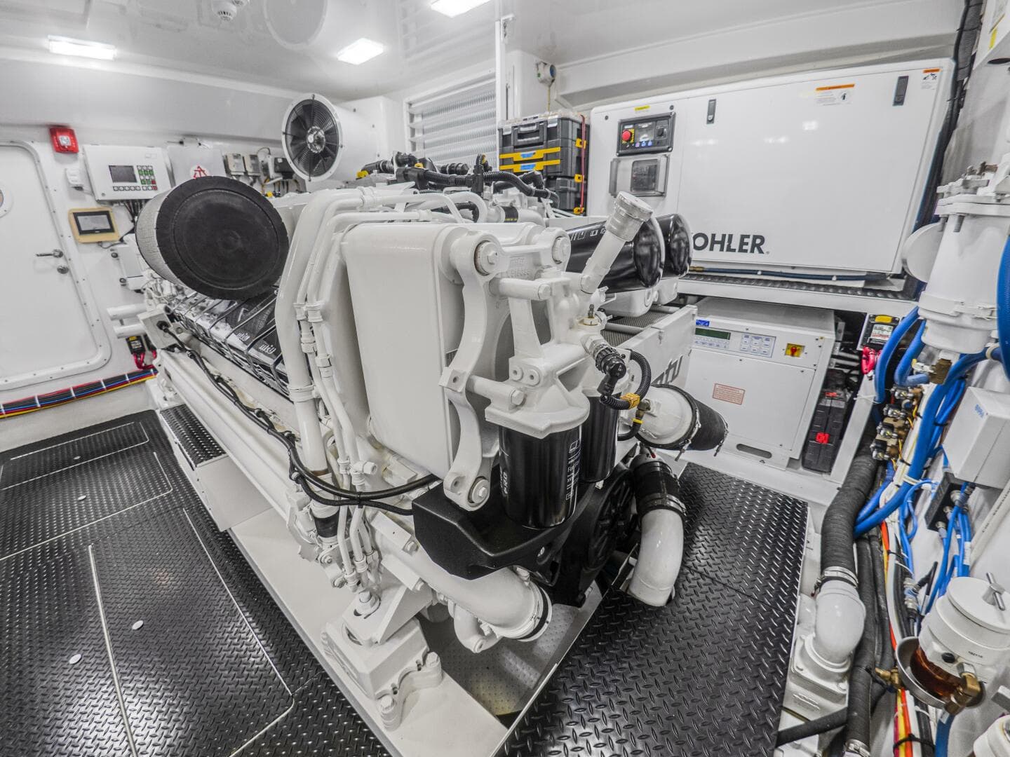 2021 Viking 92 Skybridge