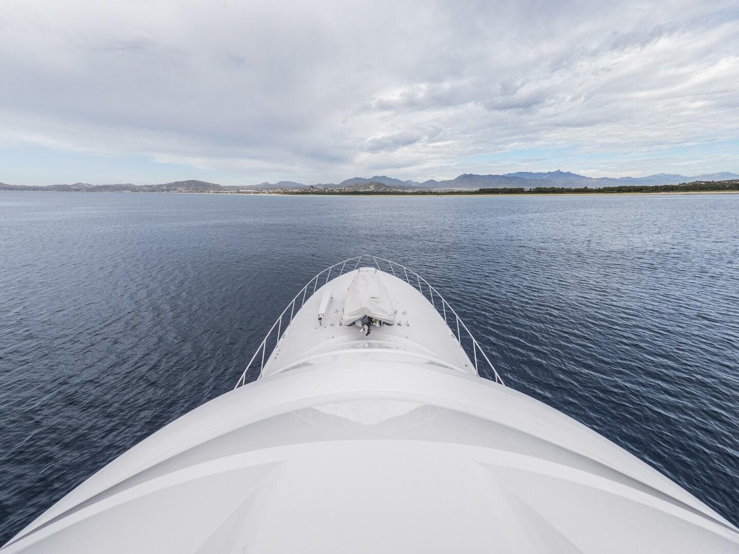 2021 Viking 92 Skybridge