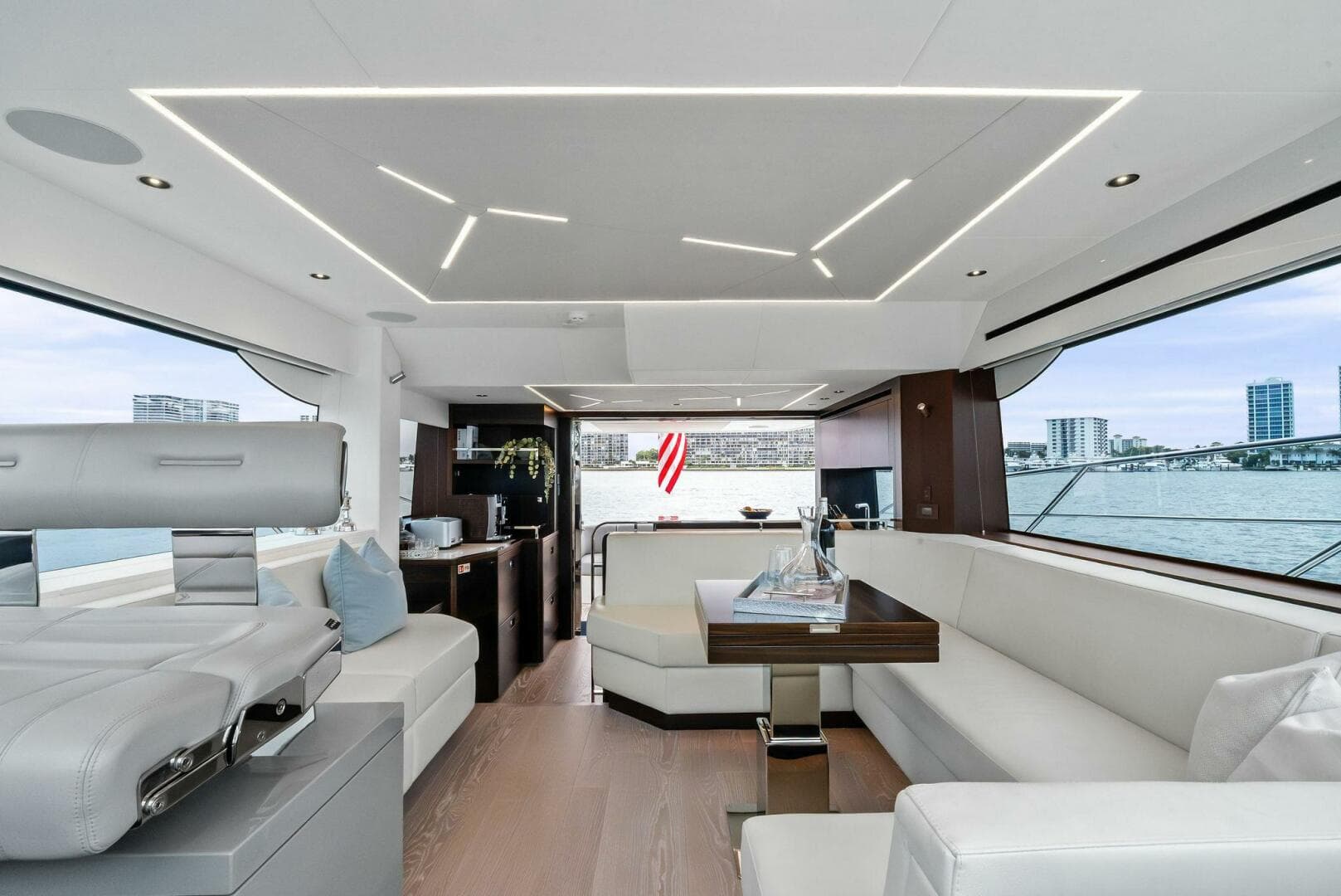 2025 Sunseeker 55 Manhattan