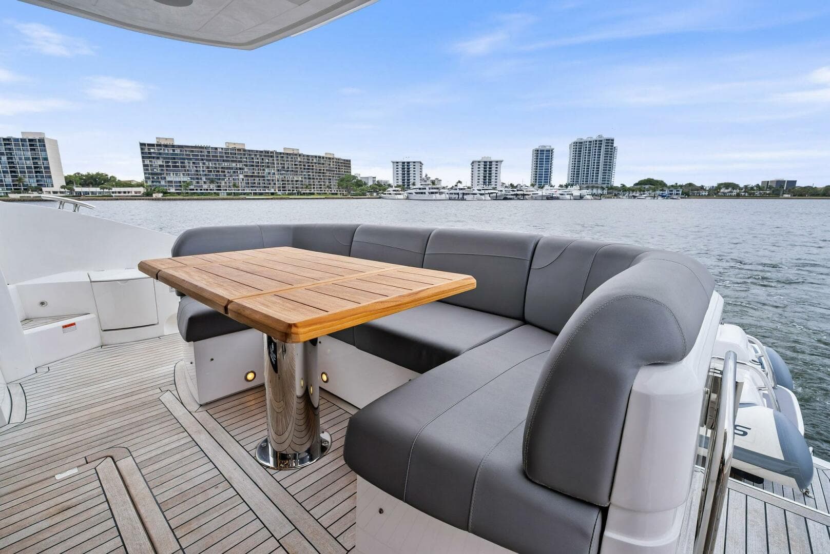 2025 Sunseeker 55 Manhattan