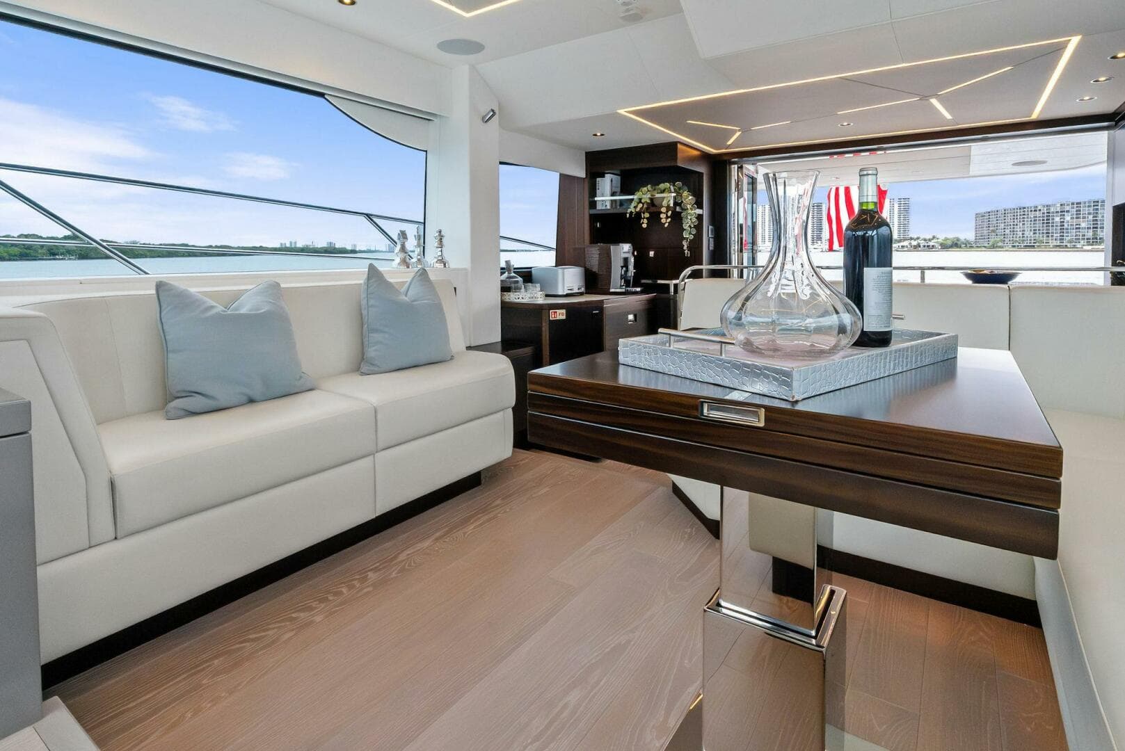 2025 Sunseeker 55 Manhattan