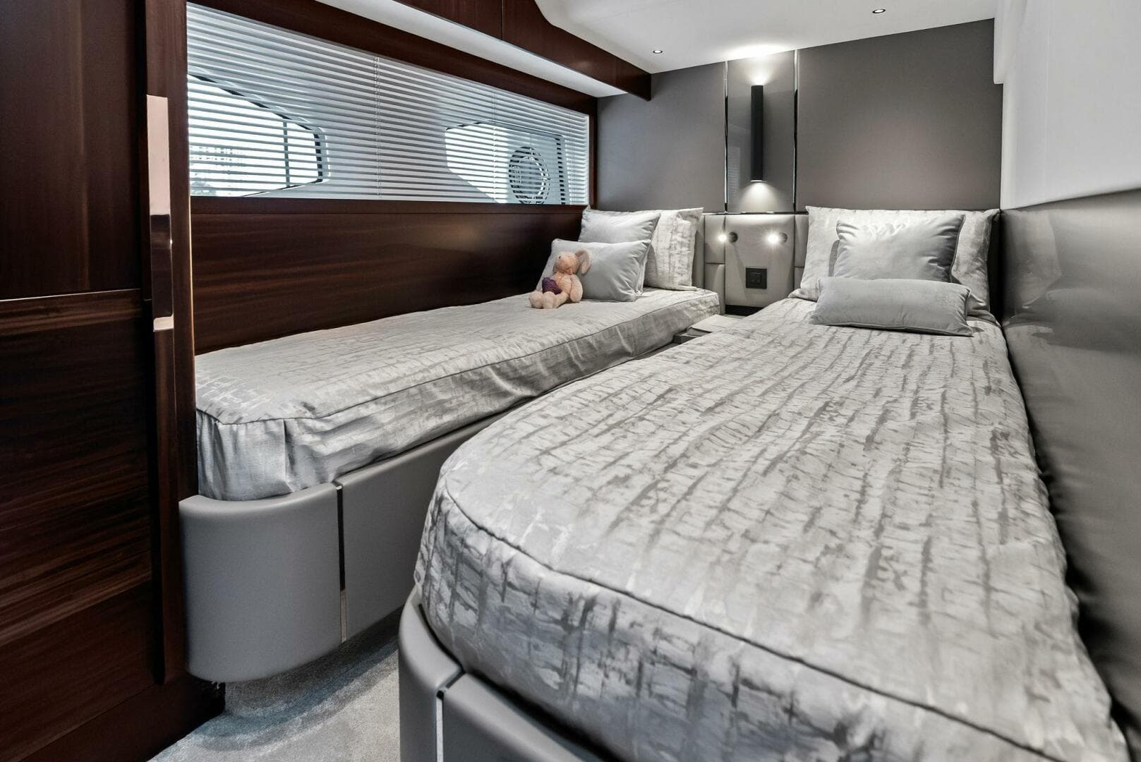 2025 Sunseeker 55 Manhattan