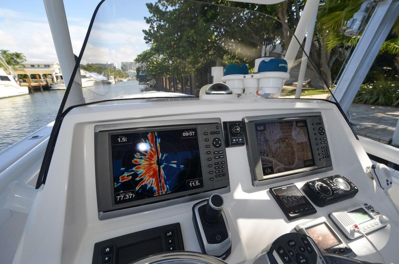 2013 Intrepid 300 Center Console