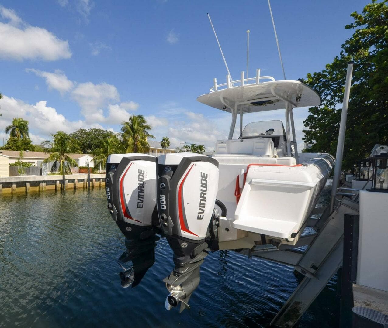2013 Intrepid 300 Center Console