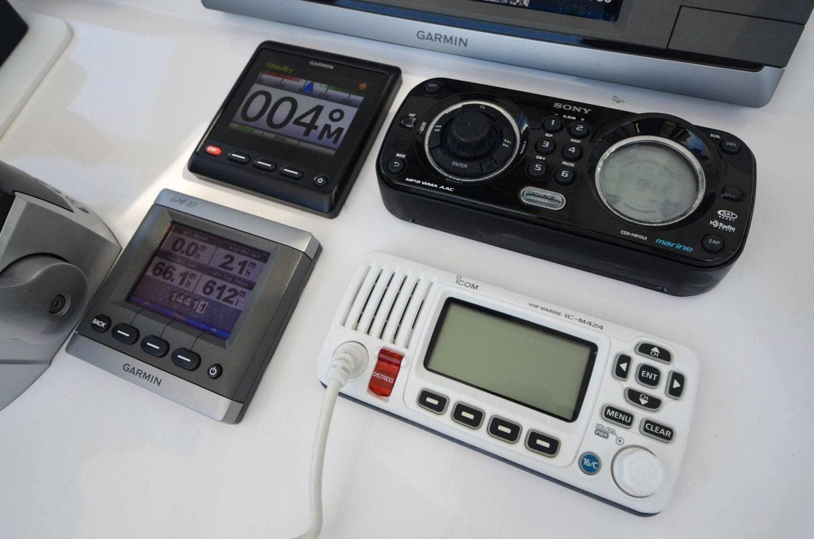 2013 Intrepid 300 Center Console