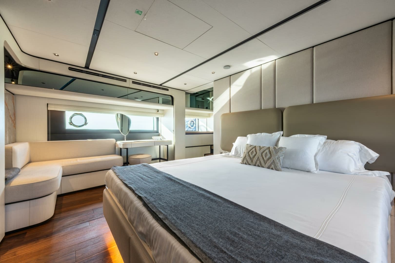 2025 Ferretti Yachts Ferretti 940